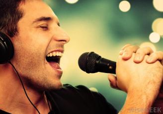 singer-holds-microphone